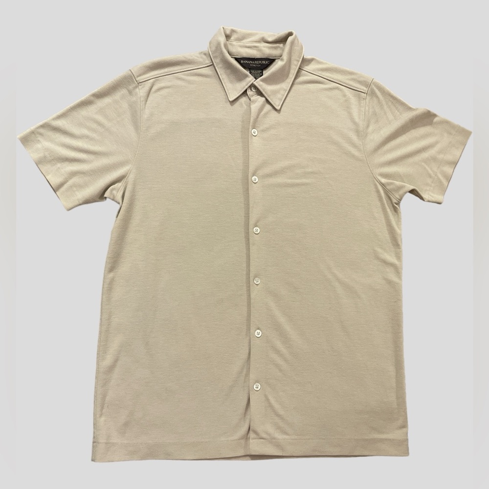 Banana Republic Beige short sleeve button down shirt